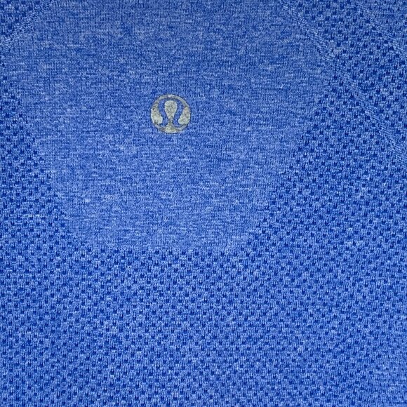 Lululemon Mens Workout Top - Picture 5 of 9